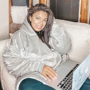 Comfy Blanket Sweatshirt